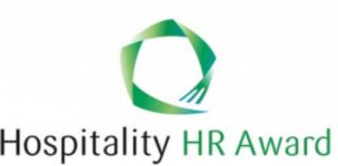 Logo des Hospitality HR Award mit einem grünen, abstrakten Kreisdesign und der Aufschrift ‘Hospitality HR Award’, eine Auszeichnung für herausragendes Personalmanagement im Gastgewerbe.